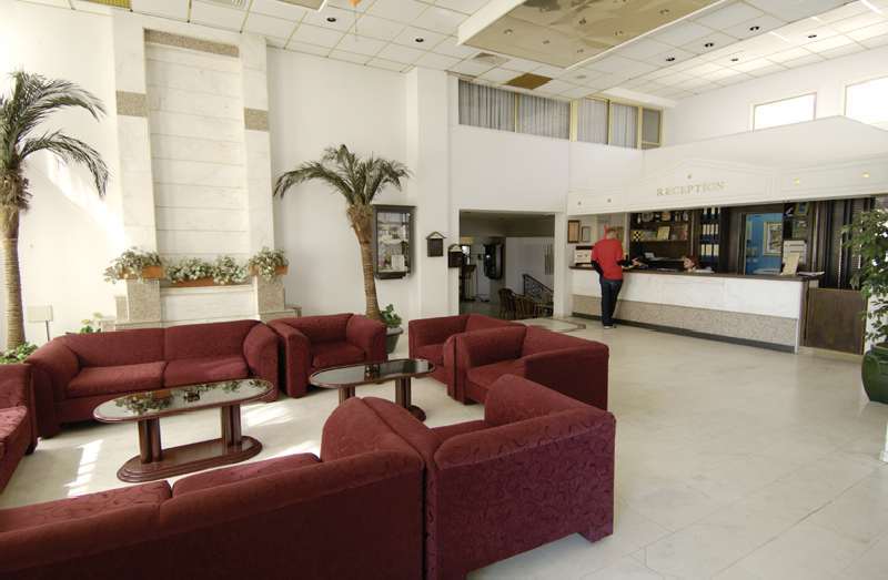 Crown Resorts Henipa Larnaca Exterior foto