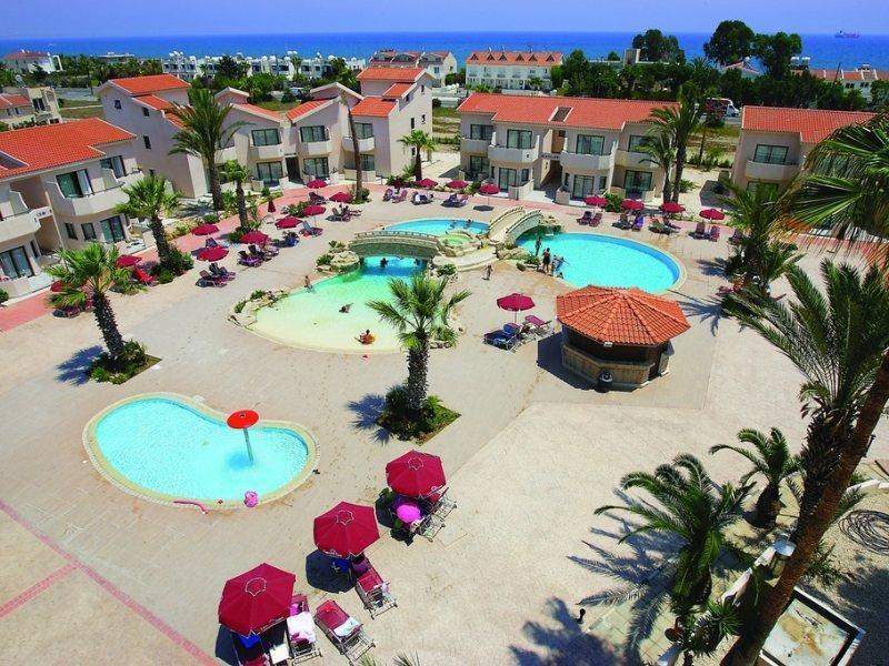 Crown Resorts Henipa Larnaca Exterior foto