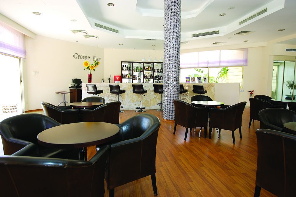 Crown Resorts Henipa Larnaca Exterior foto