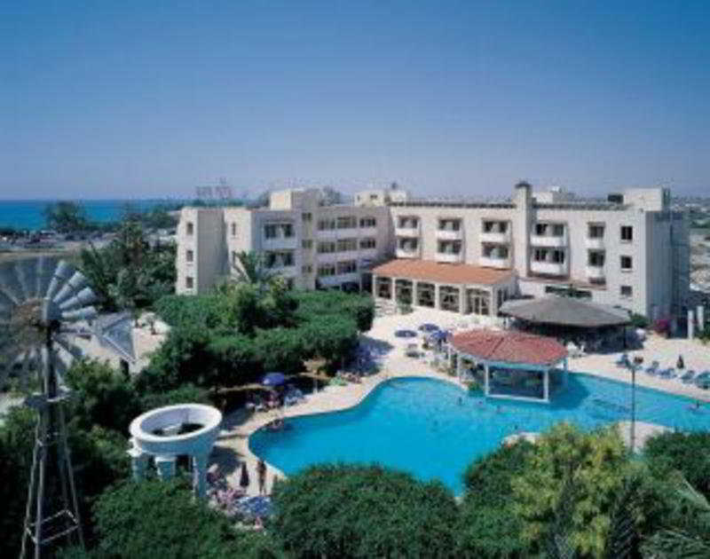 Crown Resorts Henipa Larnaca Exterior foto