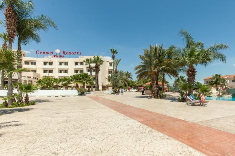 Crown Resorts Henipa Larnaca Exterior foto